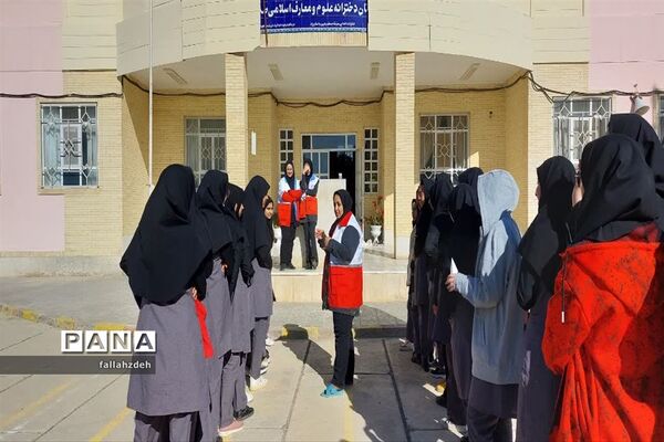 مانور زلزله درمدرسه صدرا ابرکوه