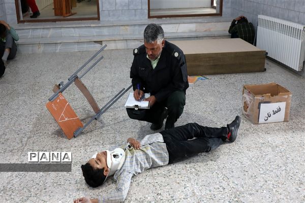 بیست و پنجمین مانور زلزله و ایمنی در مدارس شهرستان میبد