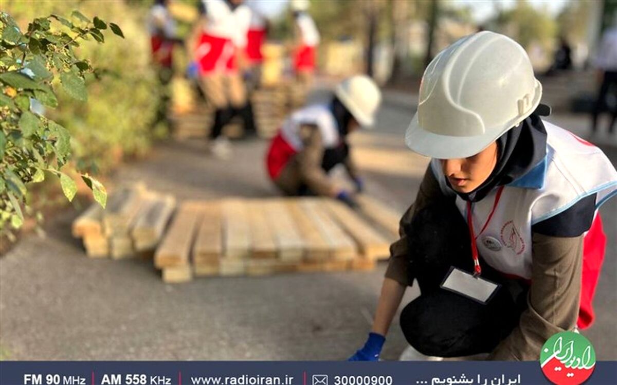 فعالیت دانش آموز آماده در روزهای سخت  در برنامه  «زنگ ایمنی»
