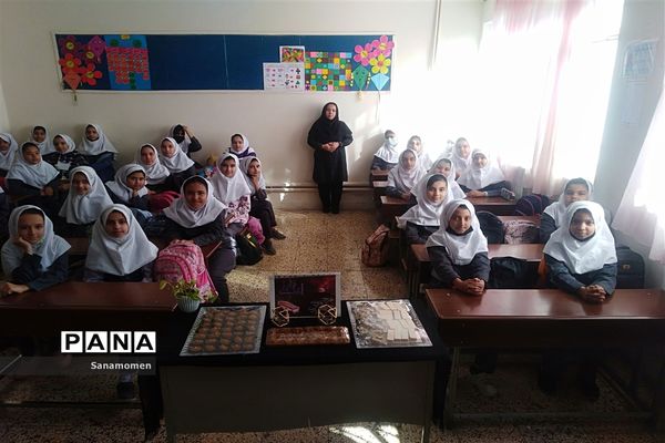 پخش نذری به مناسبت شهادت زهرا(س)