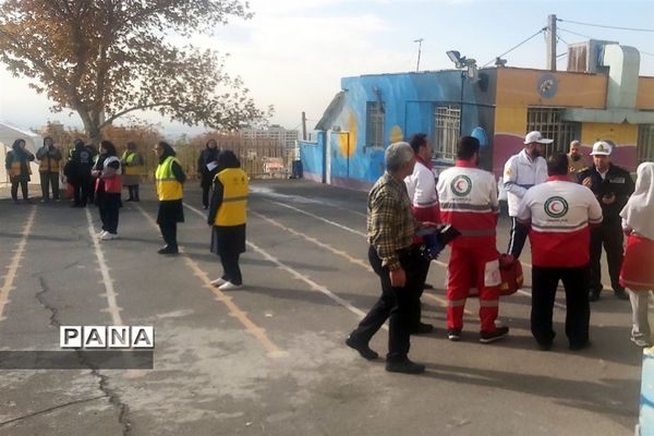 بیست و پنجمین مانور سراسری زلزله و ایمنی در مدارس منطقه ۵