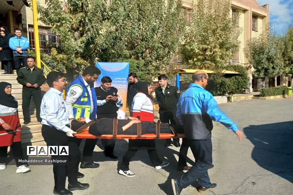 بیست و پنجمین مانور استانی زلزله و ایمنی درآموزشگاه قاضی‌طباطبایی اسلامشهر