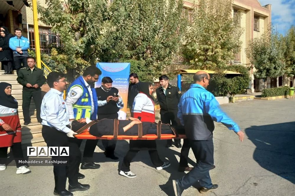 بیست و پنجمین مانور استانی زلزله و ایمنی درآموزشگاه قاضی‌طباطبایی اسلامشهر