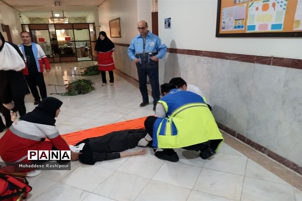 بیست و پنجمین مانور استانی زلزله و ایمنی درآموزشگاه قاضی‌طباطبایی اسلامشهر