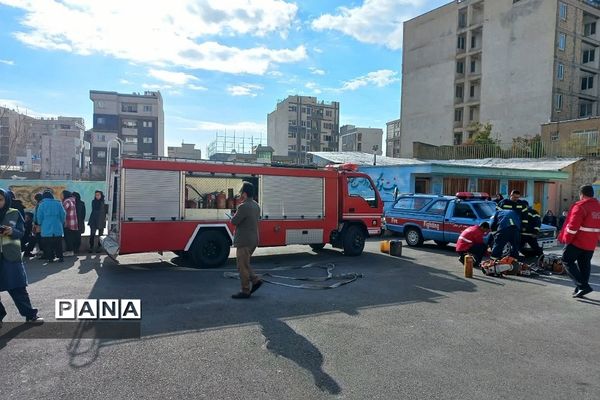 بیست و پنجمین مانور سراسری  زلزله در آموزش و پرورش رودهن