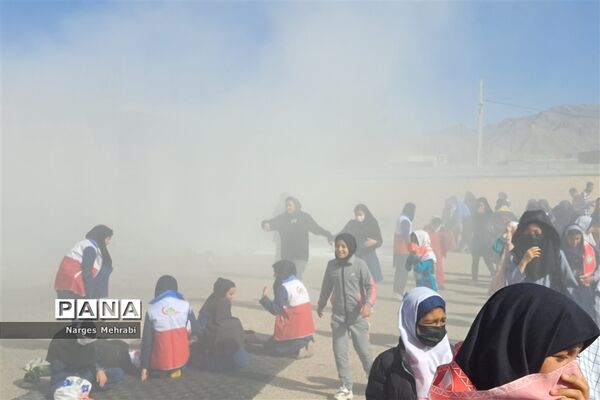 بیست و پنجمین مانور سراسری زلزله در مدارس شهر سورمق