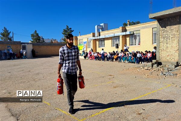 بیست و پنجمین مانور سراسری زلزله در مدارس شهر سورمق