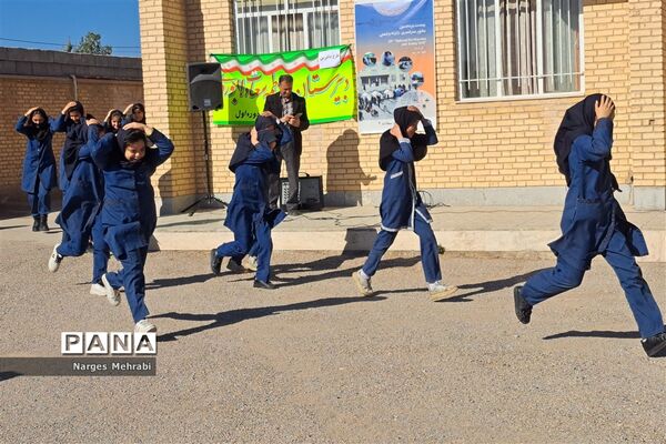 بیست و پنجمین مانور سراسری زلزله در مدارس شهر سورمق