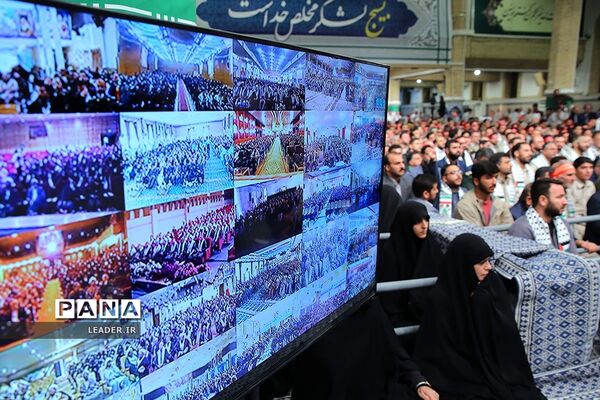 دیدار هزاران نفر از بسیجیان با رهبر معظم انقلاب