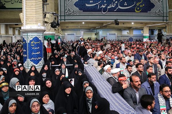 دیدار هزاران نفر از بسیجیان با رهبر معظم انقلاب