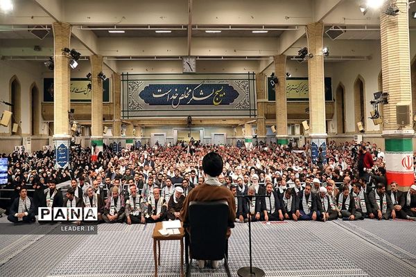 دیدار هزاران نفر از بسیجیان با رهبر معظم انقلاب