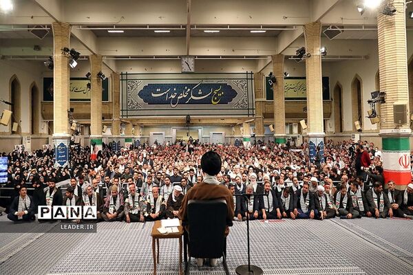 دیدار هزاران نفر از بسیجیان با رهبر معظم انقلاب