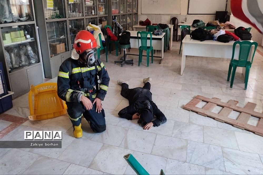 مانور زلزله در مدرسه شهدای غزه شهرستان بجنورد
