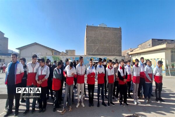 آیین نمادین مانور زلزله در دبیرستان شهید مطهری شهرستان فیروزکوه