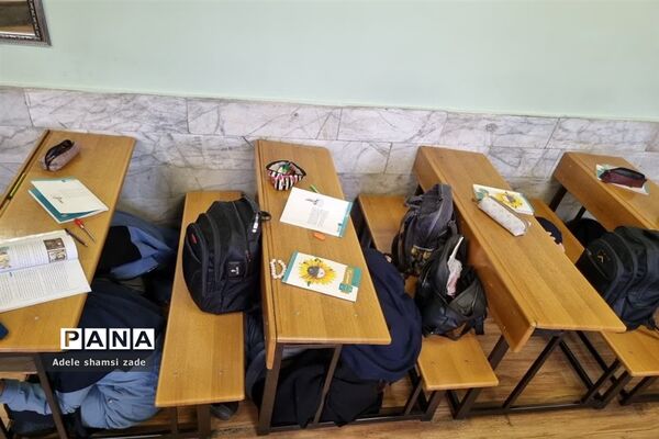 اجرای مانور زلزله در دبیرستان شاهد فاطمیه (س)