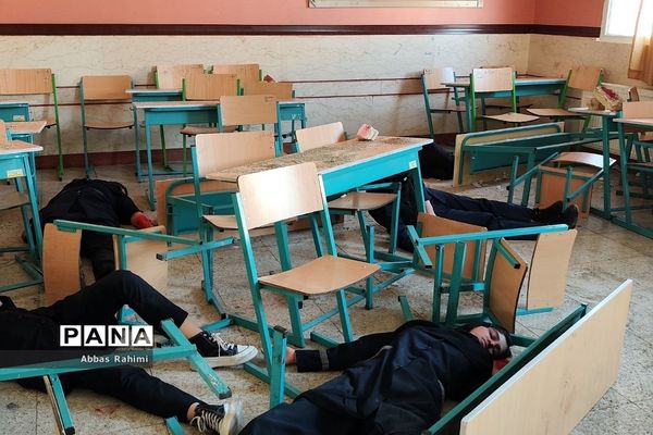 بیست‌وپنجمین مانور زلزله در مدرسه سحر پاکدشت