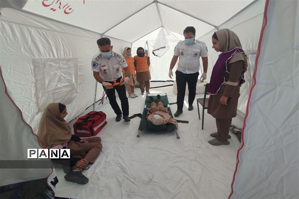 بیست و پنجمین مانور سراسری زلزله و ایمنی در حاجی آباد