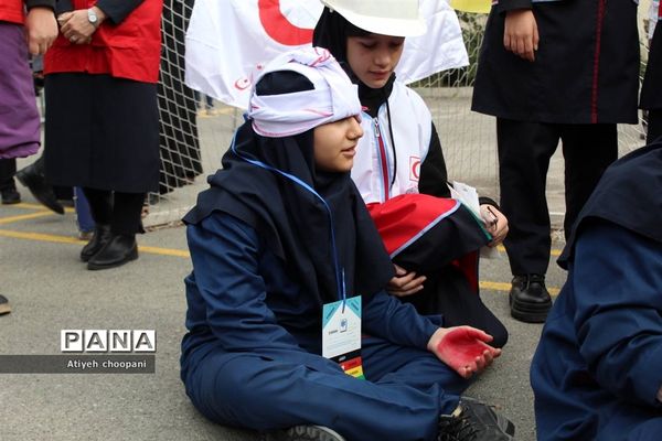 آیین بیست و پنجمین مانور سراسری زلزله با شعار (مدرسه ایمن، جامعه تاب‌آور)