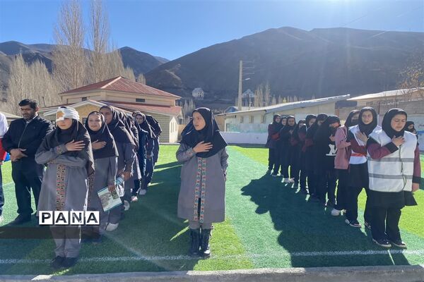 نواخته‌شدن زنگ مانور زلزله در مدارس بلده