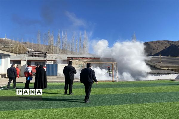 نواخته‌شدن زنگ مانور زلزله در مدارس بلده