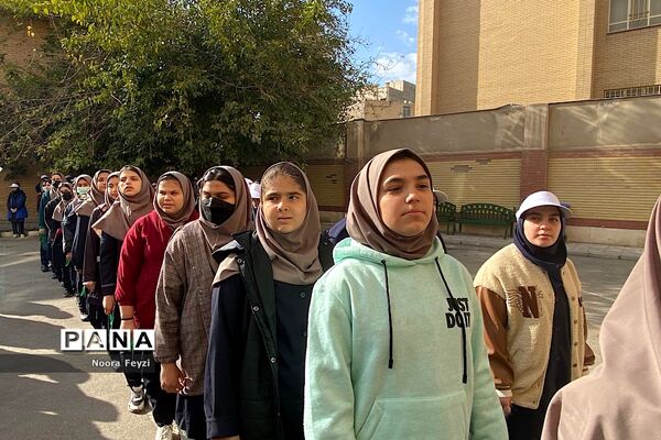 برگزاری مانور زلزله در دبیرستان بعثت ناحیه یک شهرری