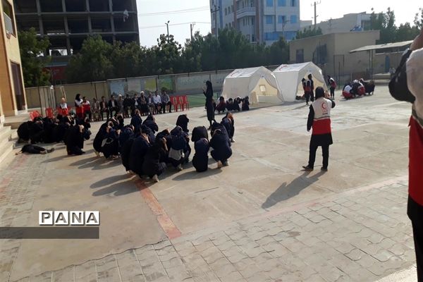 بیست و پنجمین مانور سراسری زلزله و ایمنی در مناطق 23 گانه استان هرمزگان