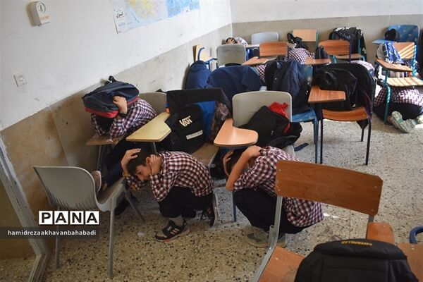 بیست و پنجمین مانور زلزله و ایمنی در مدارس بهاباد یزد