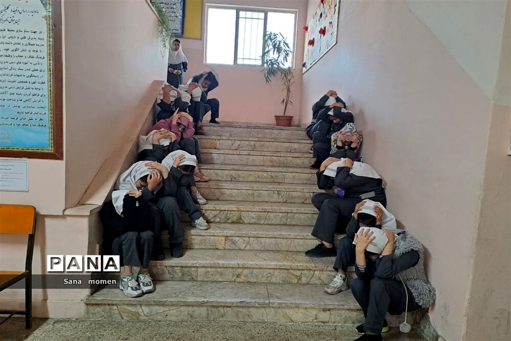 برگزاری مانور زلزله در دبستان افشار نژاد ۲