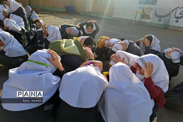 برگزاری مانور زلزله در دبستان افشار نژاد ۲