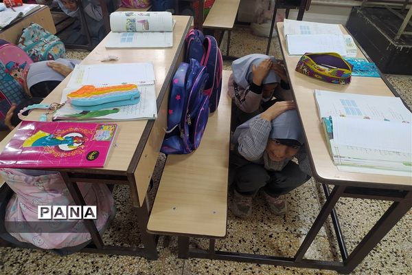 برگزاری مانور زلزله در دبستان افشار نژاد ۲