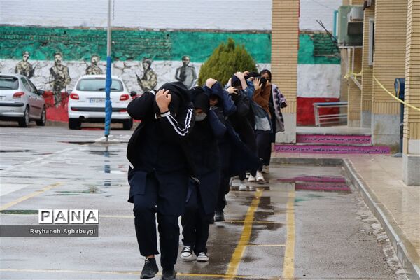 مانور زلزله ناحیه۶ مشهد در هنرستان شاهد کار و اندیشه