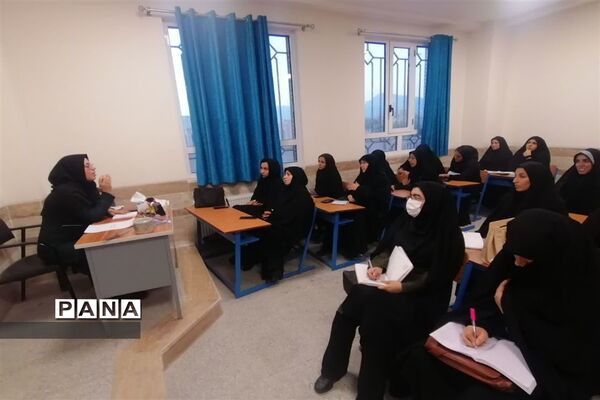 برگزاری جلسه کارگاه آموزشی شهید همت در شهرستان مهریز