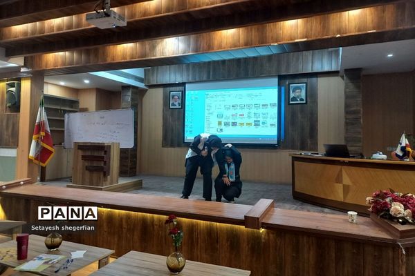 کارگاه آموزشی کمک‌های اولیه در دبیرستان مهشید مصلی نژاد ناحیه ۶