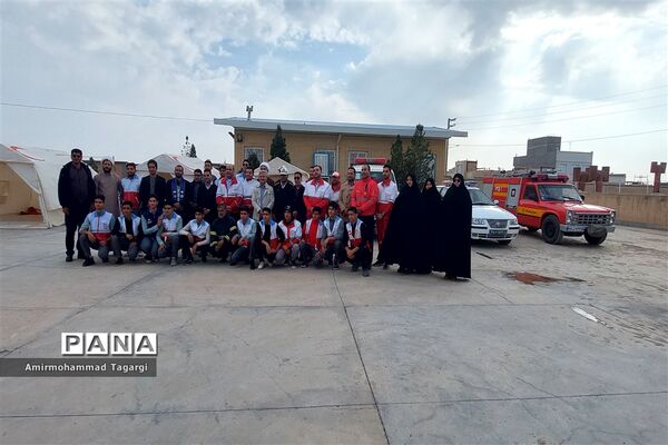 بیست و پنجمین دوره مانور زلزله با شعار مدرسه ایمن، جامعه تاب آور در دبیرستان نمونه امام علی(ع)