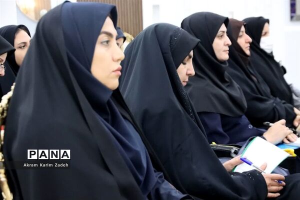 گردهمایی کارشناس مسئولان آموزش متوسطه شهرستان‌های تهران در اسلامشهر