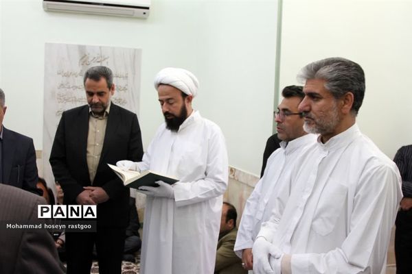 غبارروبی مرقد مطهر شهید آیت الله مدرس (ره)