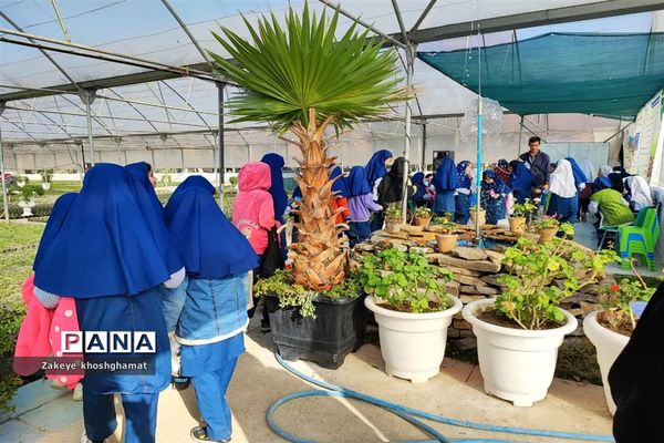 بازدید دانش‌آموزان مدرسه شهید خاقانی شیروان از بوستان ترافیک و گلخانه گل و گیاه و دریافت کارت همیار پلیس