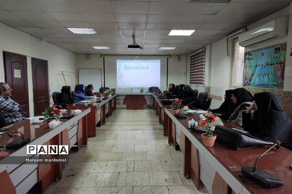 اولین کارگاه توانمند‌سازی ویژه مشاوران شهرستان‌قرچک