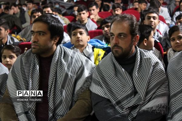 مراسم تقدیر از دانش‌آموزان فعال بسیجی ناحیه یک بهارستان