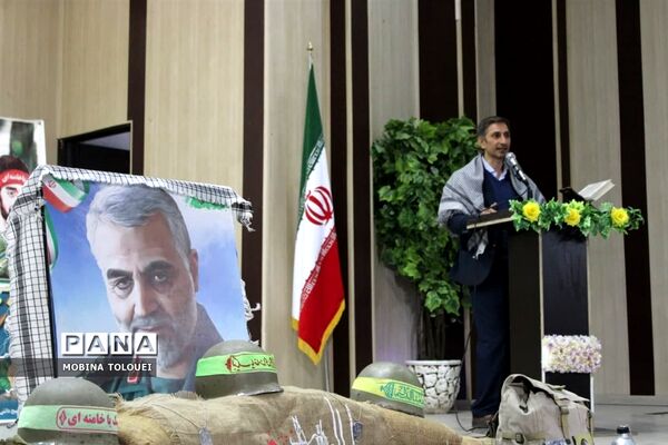 مراسم تقدیر از دانش‌آموزان فعال بسیجی ناحیه یک بهارستان