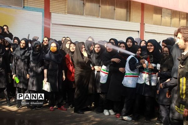 برگزاری مانور زلزله در دبیرستان‌های قم