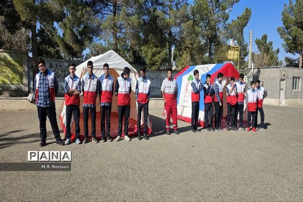 برگزاری مانور زلزله در دبیرستان‌های قم