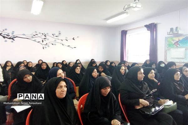 دوره ضمن خدمت مربیان سازمان دانش‌آموزی در بیرجند