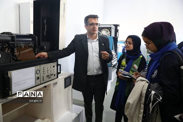 اردوی علمی راهیان پیشرفت دانش‌آموزی ‌از سازمان فضایی ایران