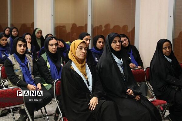 اردوی علمی راهیان پیشرفت دانش‌آموزی ‌از سازمان فضایی ایران