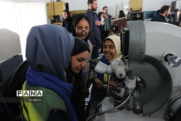 اردوی علمی راهیان پیشرفت دانش‌آموزی ‌از سازمان فضایی ایران