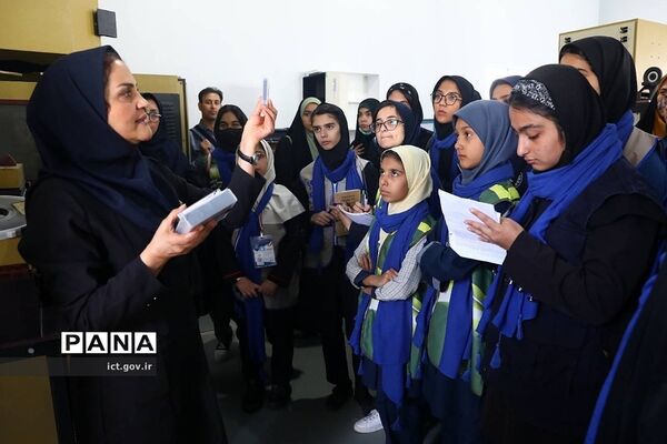 اردوی علمی راهیان پیشرفت دانش‌آموزی ‌از سازمان فضایی ایران