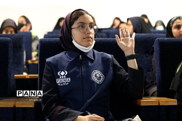 اردوی علمی راهیان پیشرفت دانش‌آموزی ‌از سازمان فضایی ایران