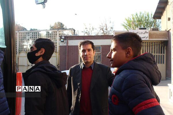 اولین مرحله اعزام ‌دانش‌آموز‌ان پسر زیارت اولی از شهرستان‌های استان تهران به اردوی زیارتی و سیاحتی قم_جمکران