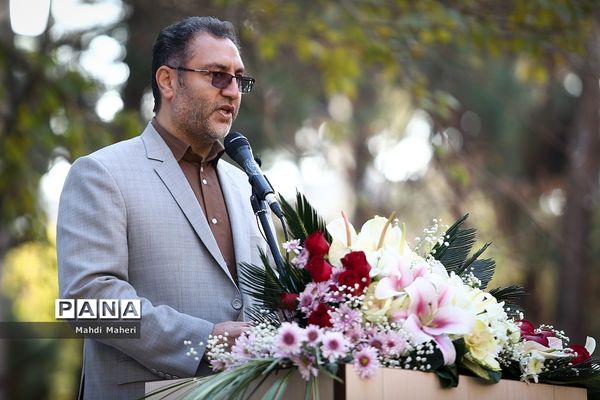 مراسم افتتاح طرح هر مدرسه یک نهالستان در دبیرستان ماندگار البرز